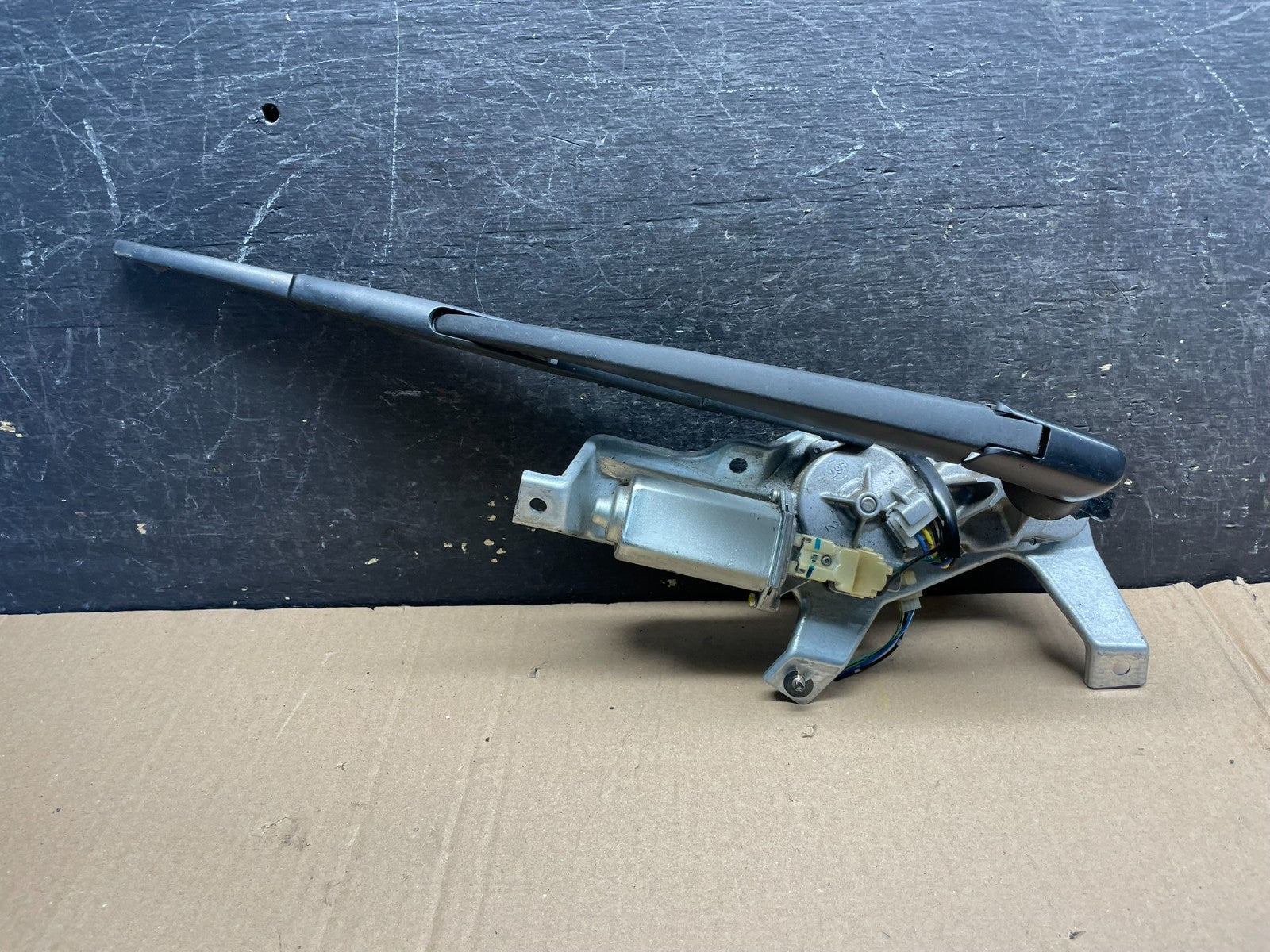 2006 to 2014 Subaru Tribeca Wiper Arm Motor Windscreen Window Rear Oem V2001 DG0