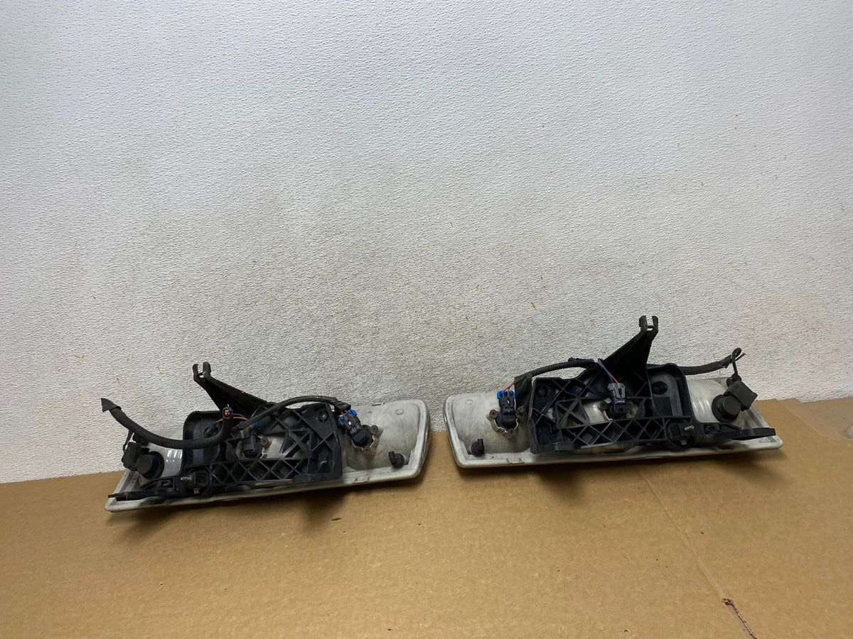 2002 2003 2004 Saturn Vue Left+Right Set Side Headlights AI2580 DW10