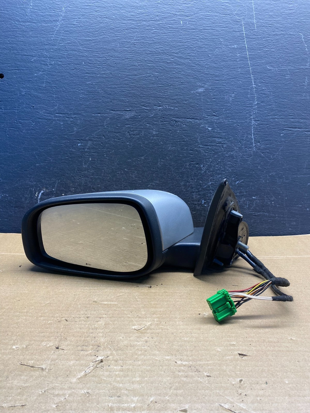 2004 - 2006 Volvo S60 Left Driver LH Front Door View Mirror AD6620 DW8