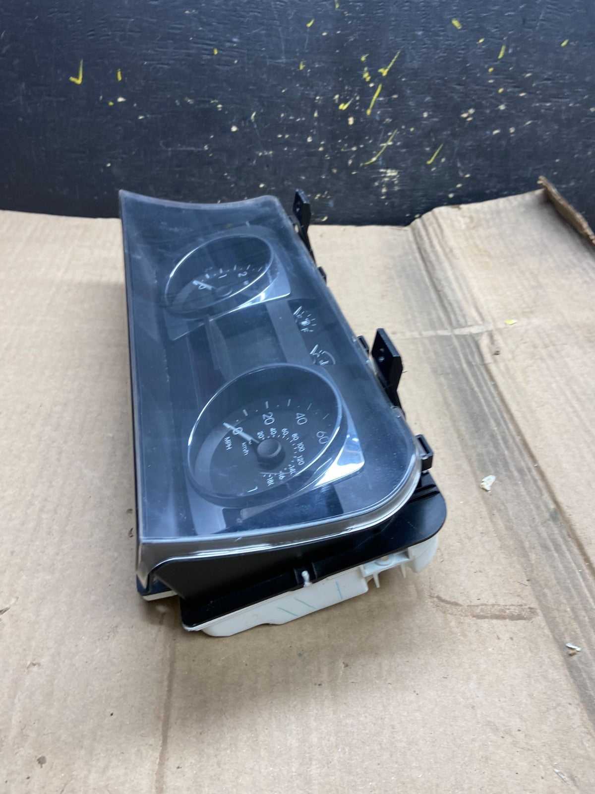 2006 Lincoln Zephyr Speedometer Gauge Cluster OEM X1716 DG3