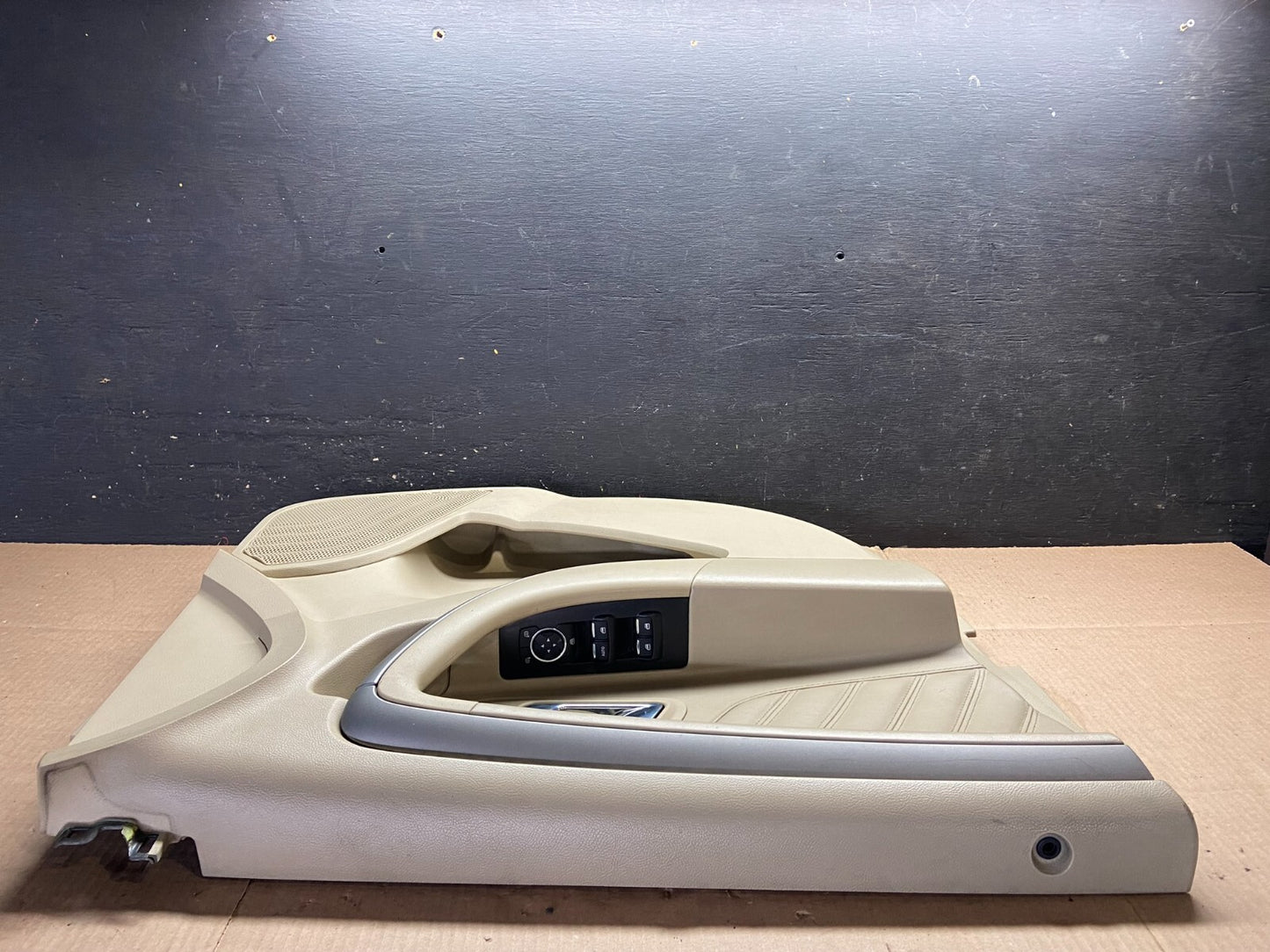 2013 to 2019 Ford Taurus Front Left Driver LH Side Door Trim Panel OEM C2216 DG15