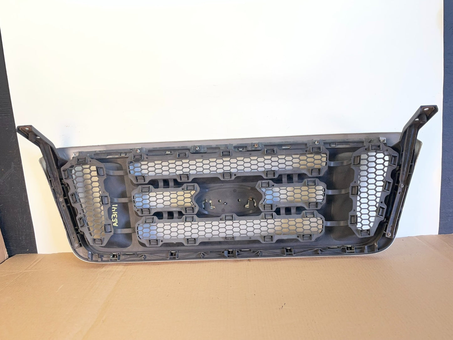 2004 to 2008 Ford F150 F-150 Front Upper Grill Grille ag3141 DG5