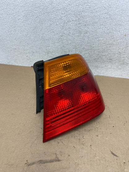 1999-2001 BMW 325i 330i E46 Right Passenger RH Side Tail Light AG40672