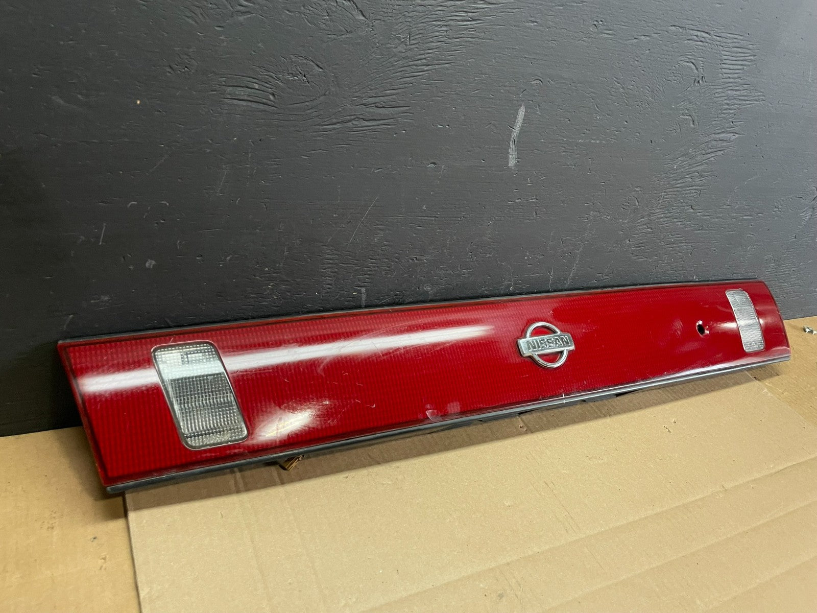1995 - 1997 Nissan Sentra Tail Panel Rear Center Panel OEM 26540 1m200 AB7600 DG1