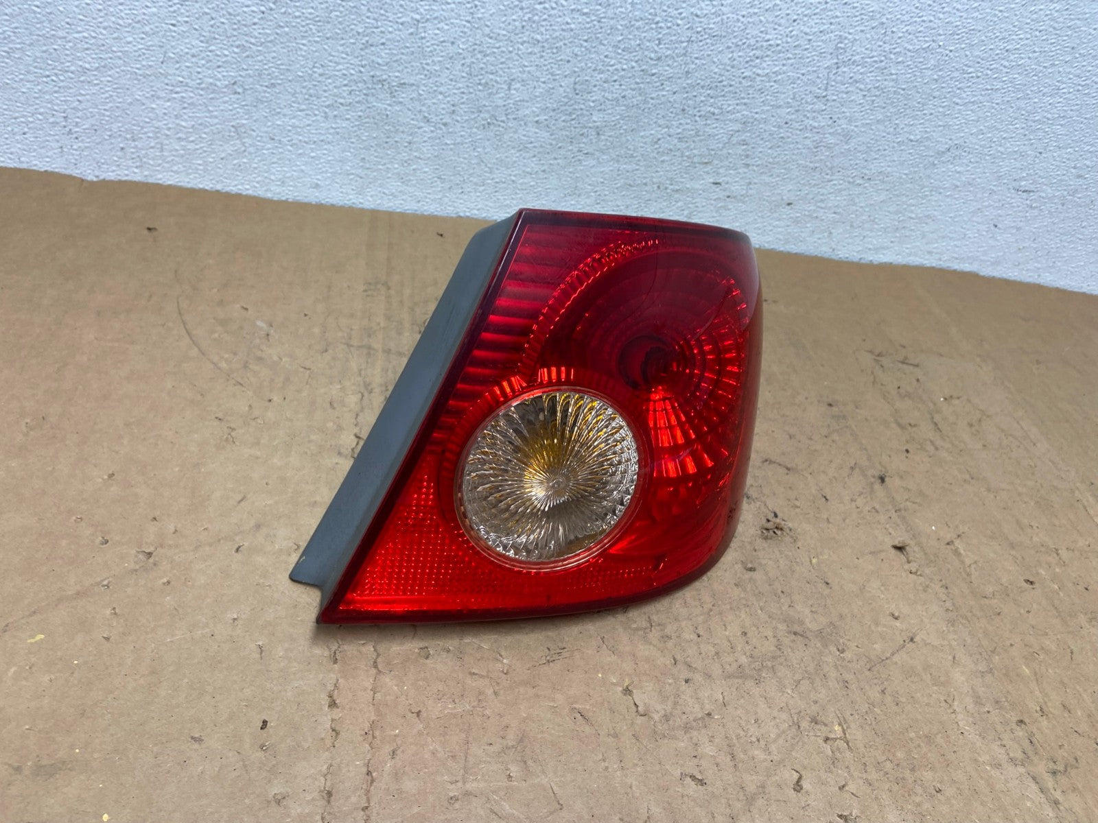2006 - 2008 Toyota Corolla Right Passenger RH Side Tail light AD0611 LK2