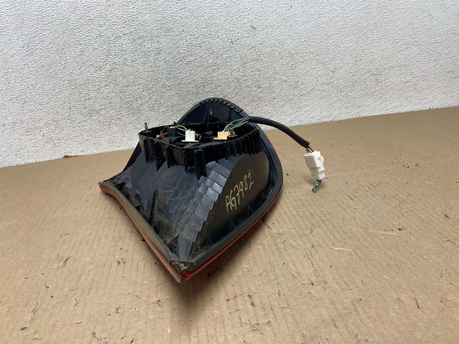 2002 2003 2004 Toyota Camry Left Driver LH Side Tail Light AG7982 LK6