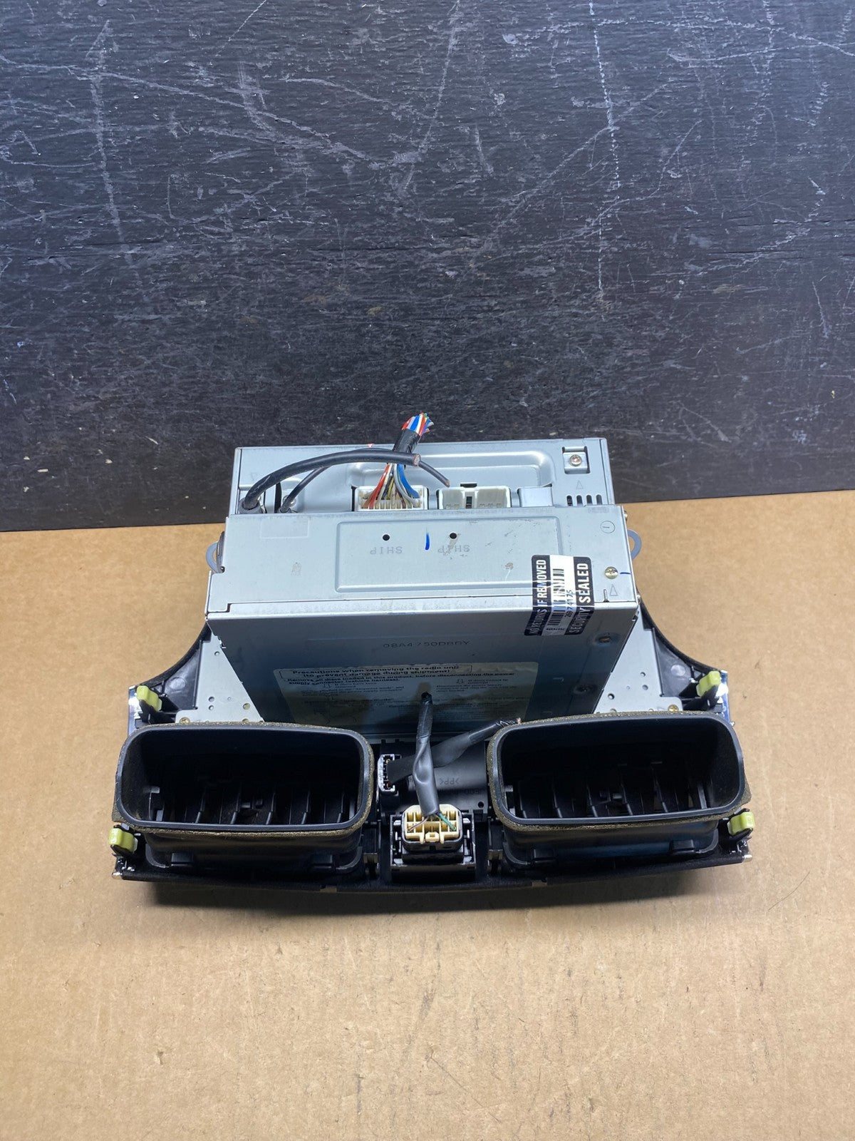 2004 to 2006 Lexus ES330 Es300 Radio Receiver Tape CD Air Vent AH5039 DG5