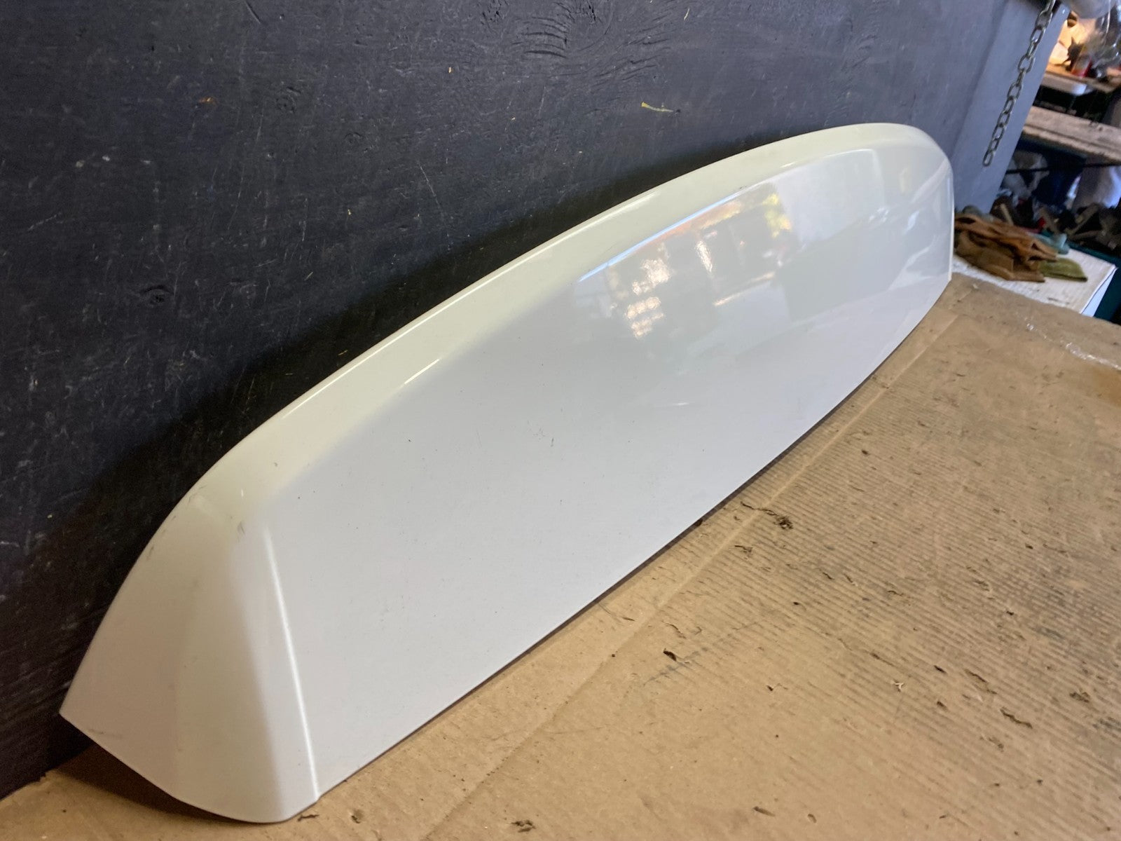 2009 to 2014 Volkswagen Routan Rear Spoiler T6809 DG2