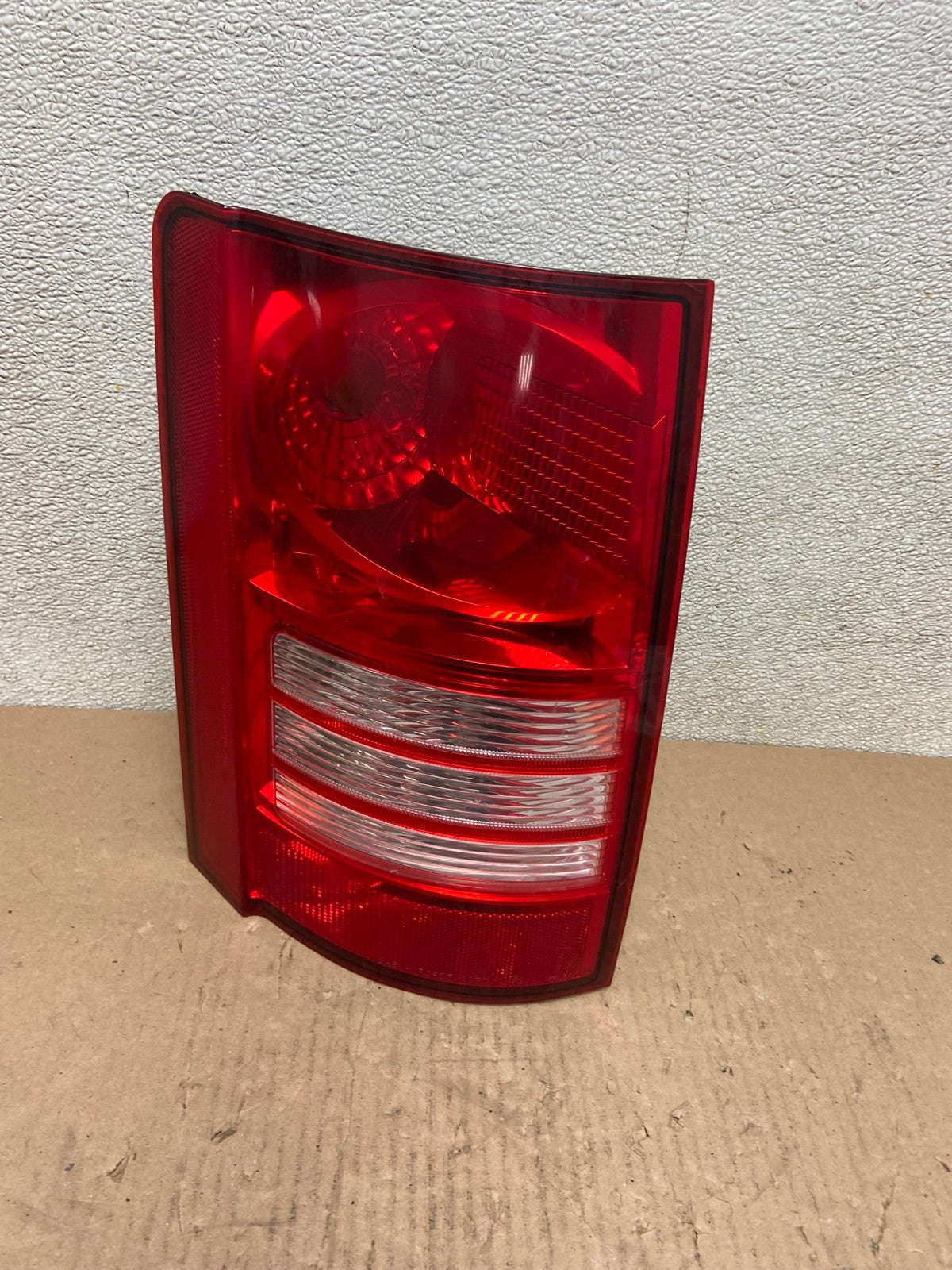 2008-2010 Chrysler Town and Country Left Driver Tail Light Oem AB6044 LK0