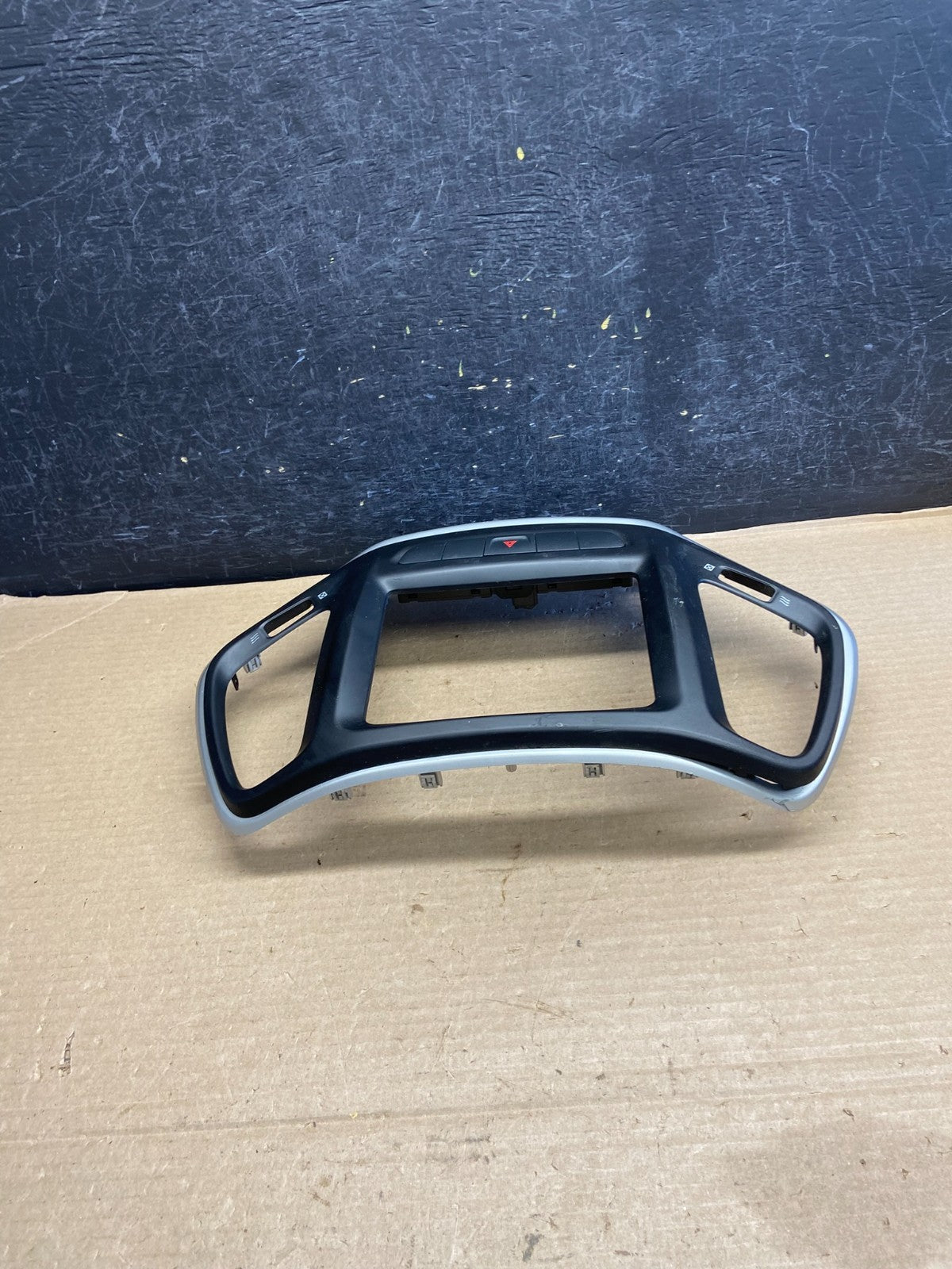 2014 to 2020 Jeep Cherokee Center Radio Climate Control Vent Bezel AH1564 DG3