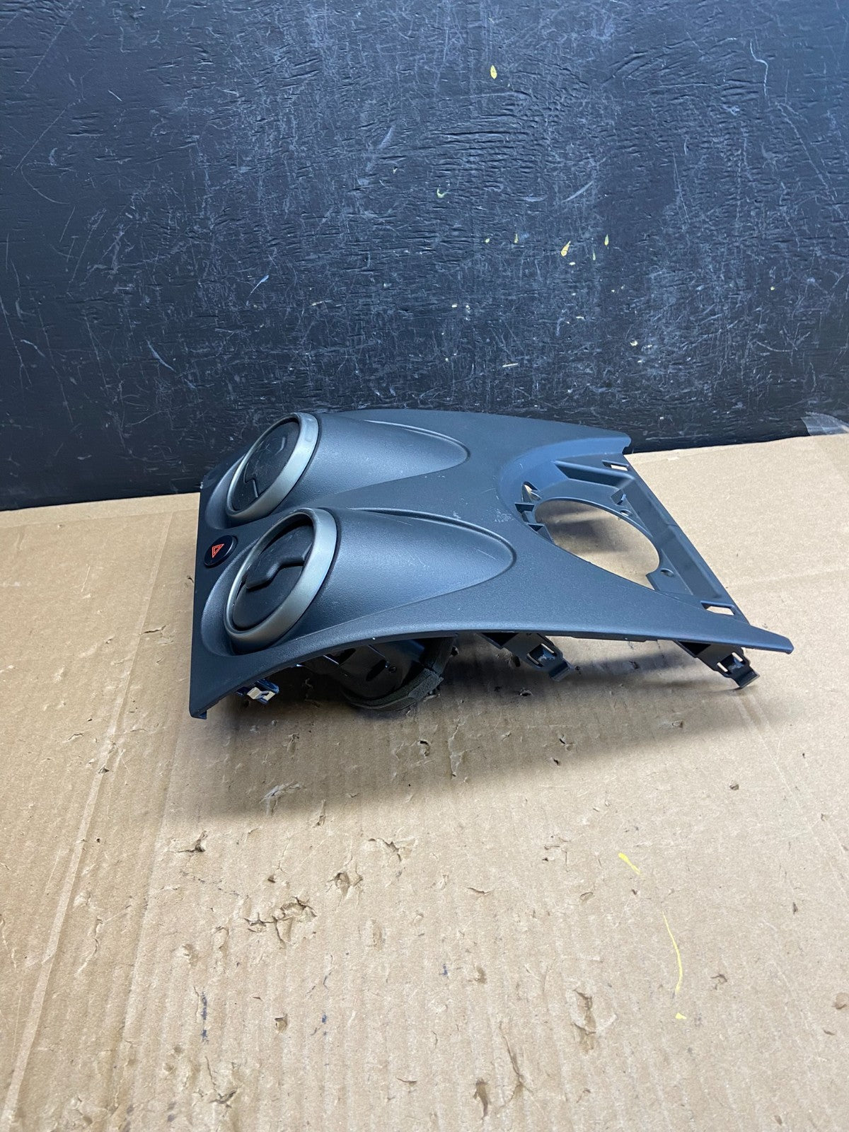 2008 to 2015 Nissan Rogue Center Dash Upper Air Vent AD2275 DG2