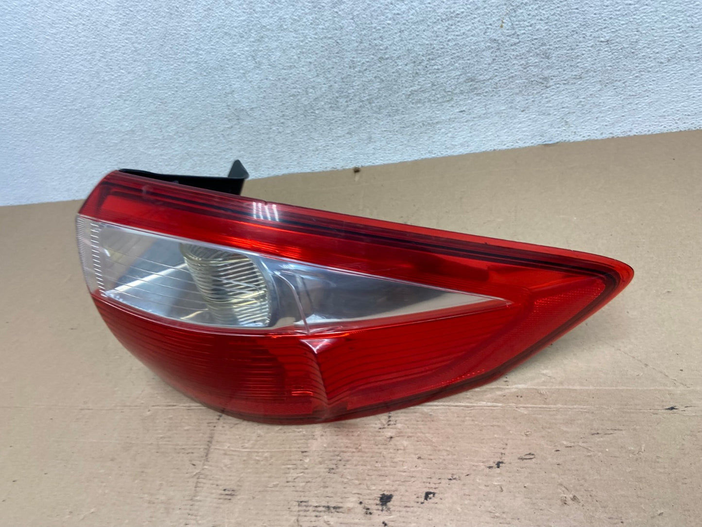 2013 to 2016 Ford C-Max Right Passenger RH Side Tail light AF4543 LK1
