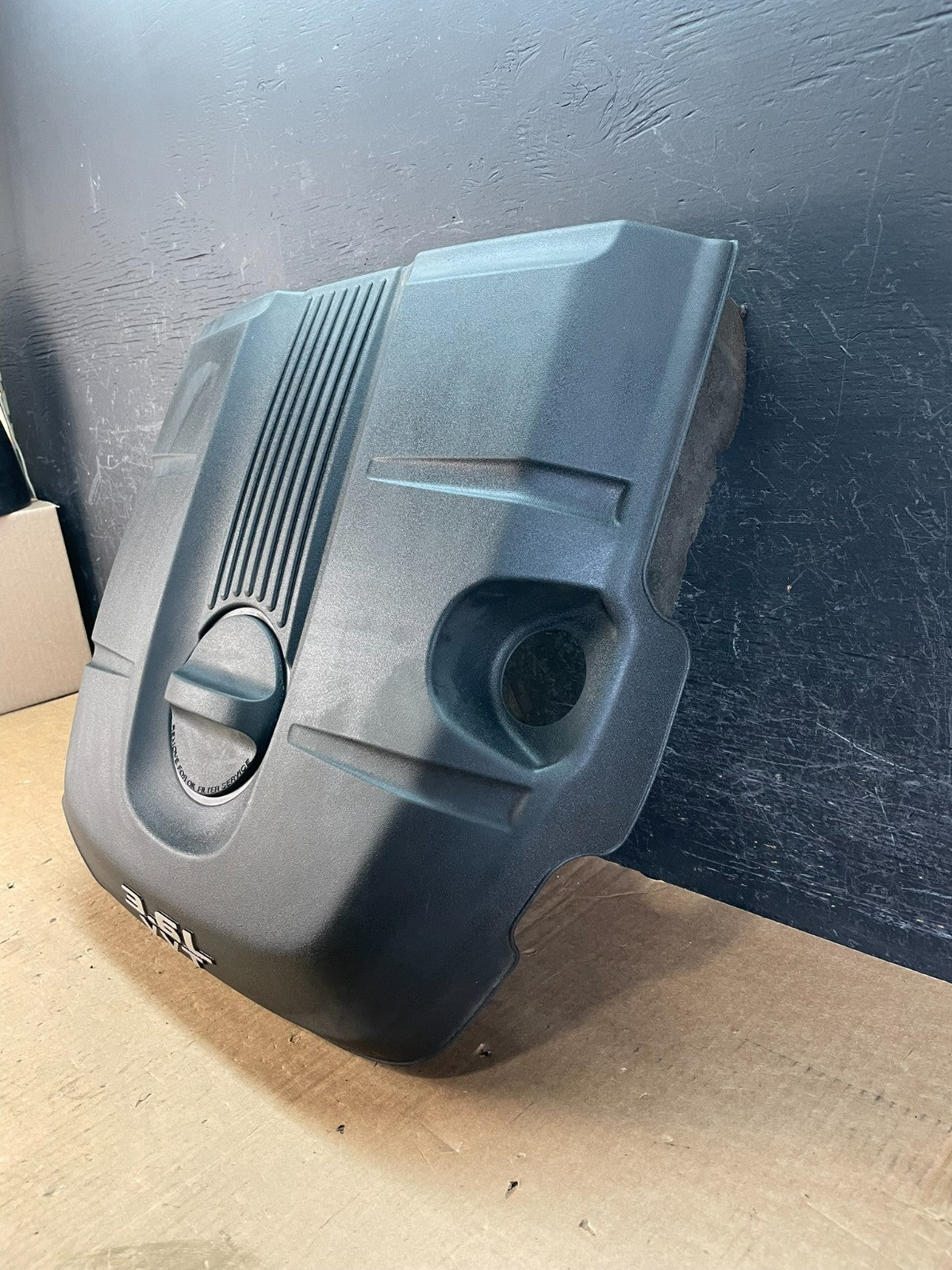 2012 to 2014 Jeep Grand Cherokee 3.6L Engine Cover AE8594 DG1