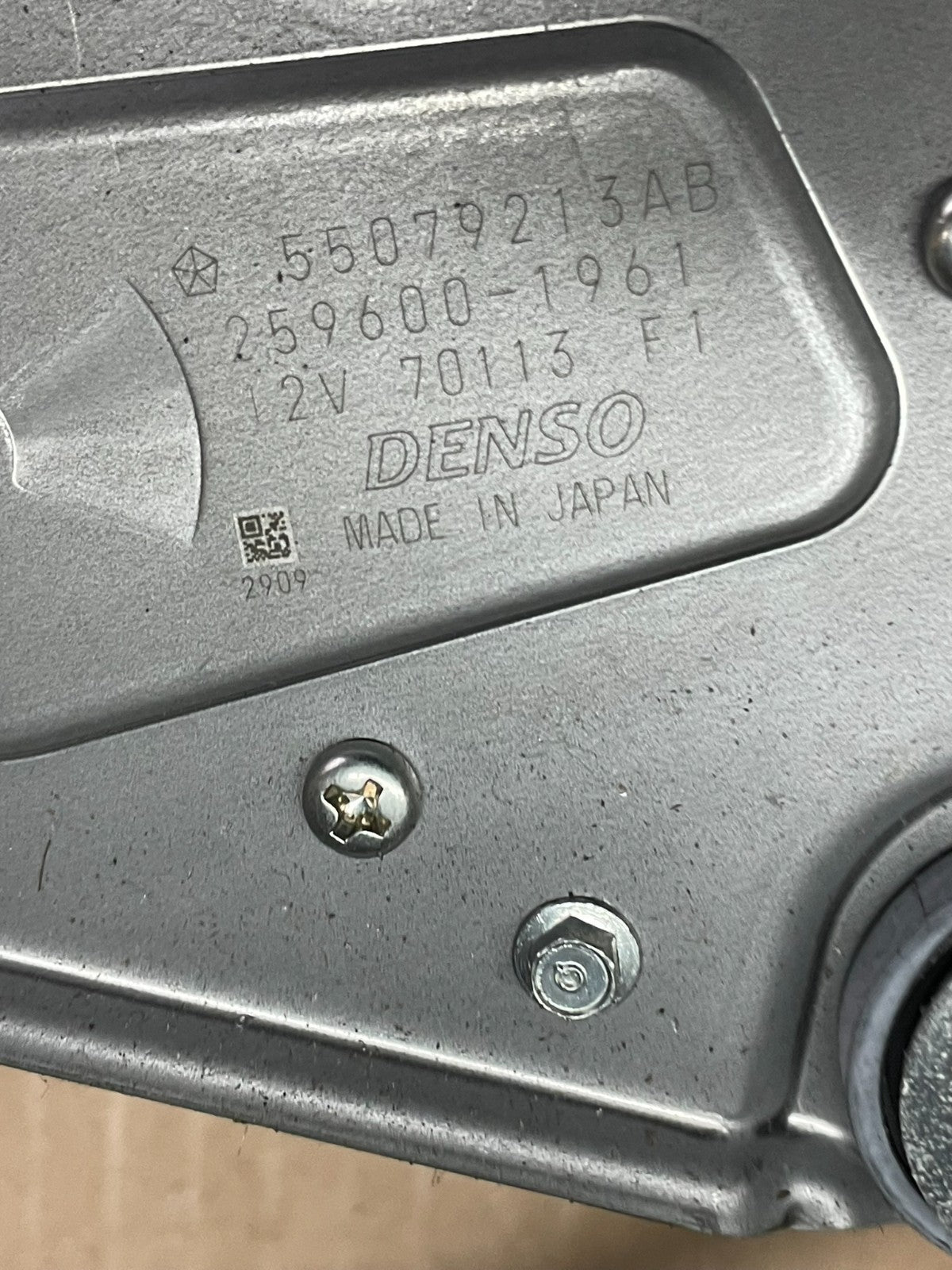 2011-2013 Jeep Grand Cherokee Tailgate Back Door Rear Wiper Motor Wiper Z8284 DG4