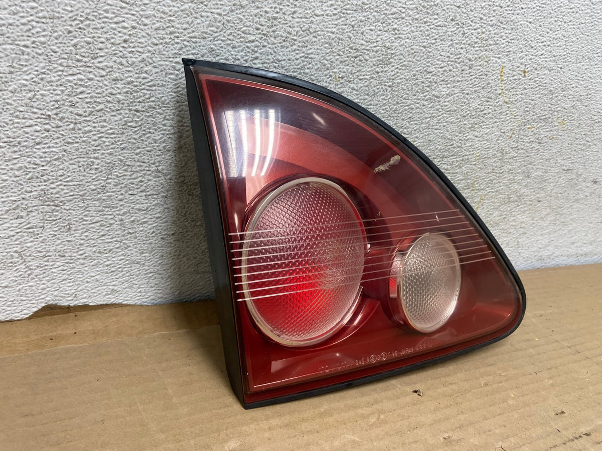 1999-2001 Lexus Rx300 Left Driver Lh Tail Light Inner Trunk Lid AH0603 LK1