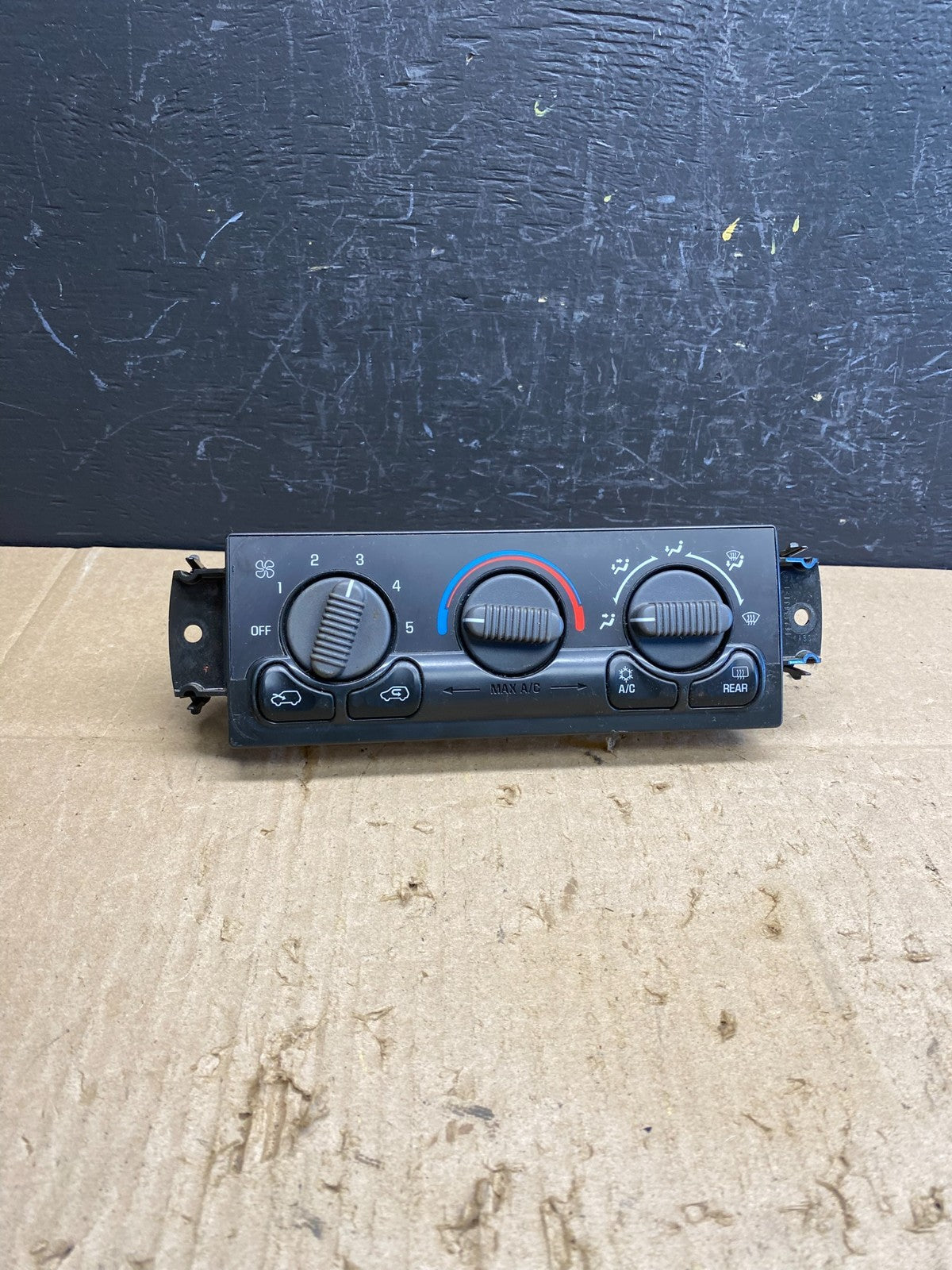 1999 to 2002 Chevrolet Silverado HVAC Heater Climate Control Module AC4604 DG0
