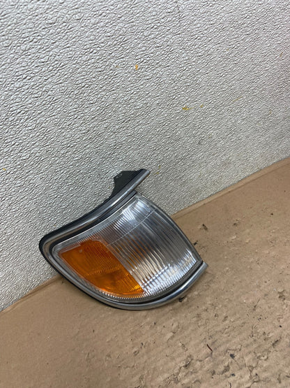 1996-1998 Nissan Pathfinder Right Passenger RH Turn Signal Oem AB0820 DG2