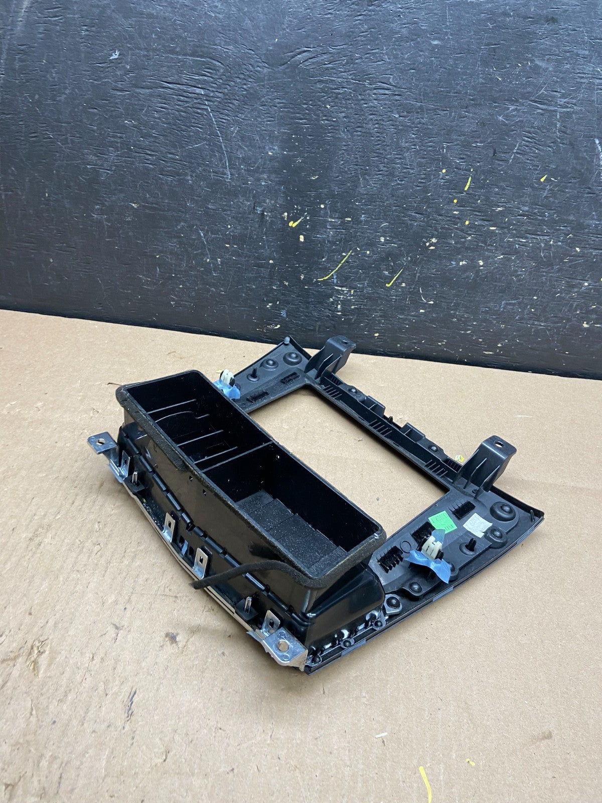 2013 - 2017 Lincoln Mkt Center Dash Gps Radio Bezel Panel Air Vent OEM T4603 DG5