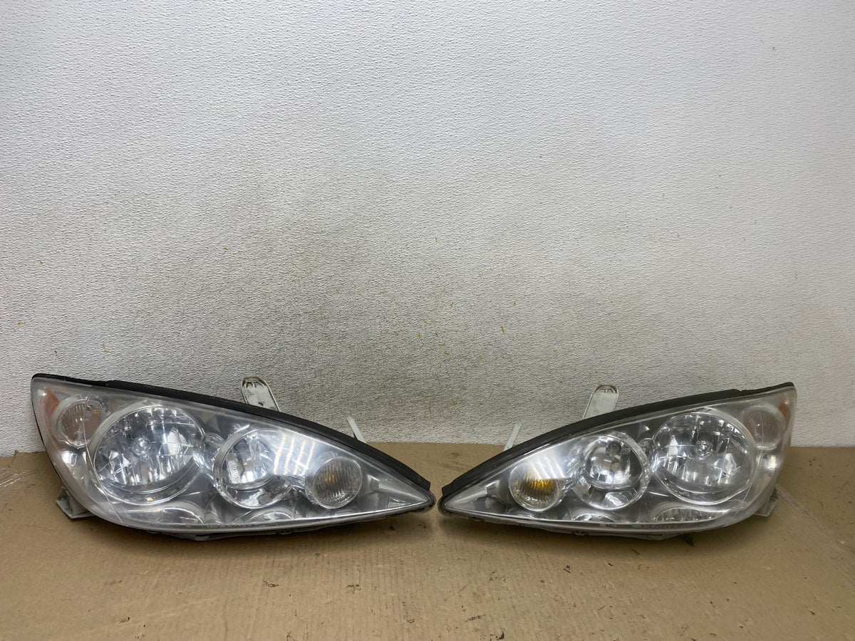 2005 to 2006 Toyota Camry Left+Right Side Set Halogen Headlights AH6872 DW0