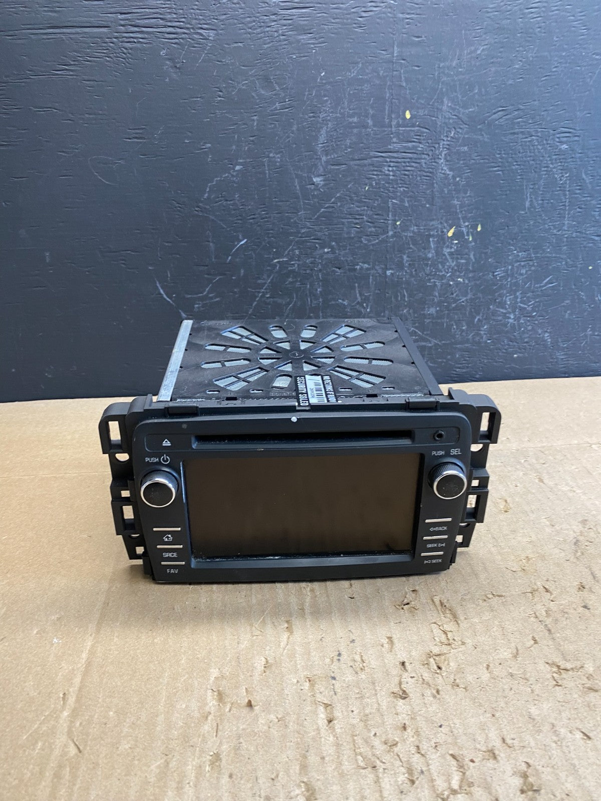 2015 to 2017 Chevrolet Traverse Am Fm Cd Player Radio Screen Display AB9637 DG0