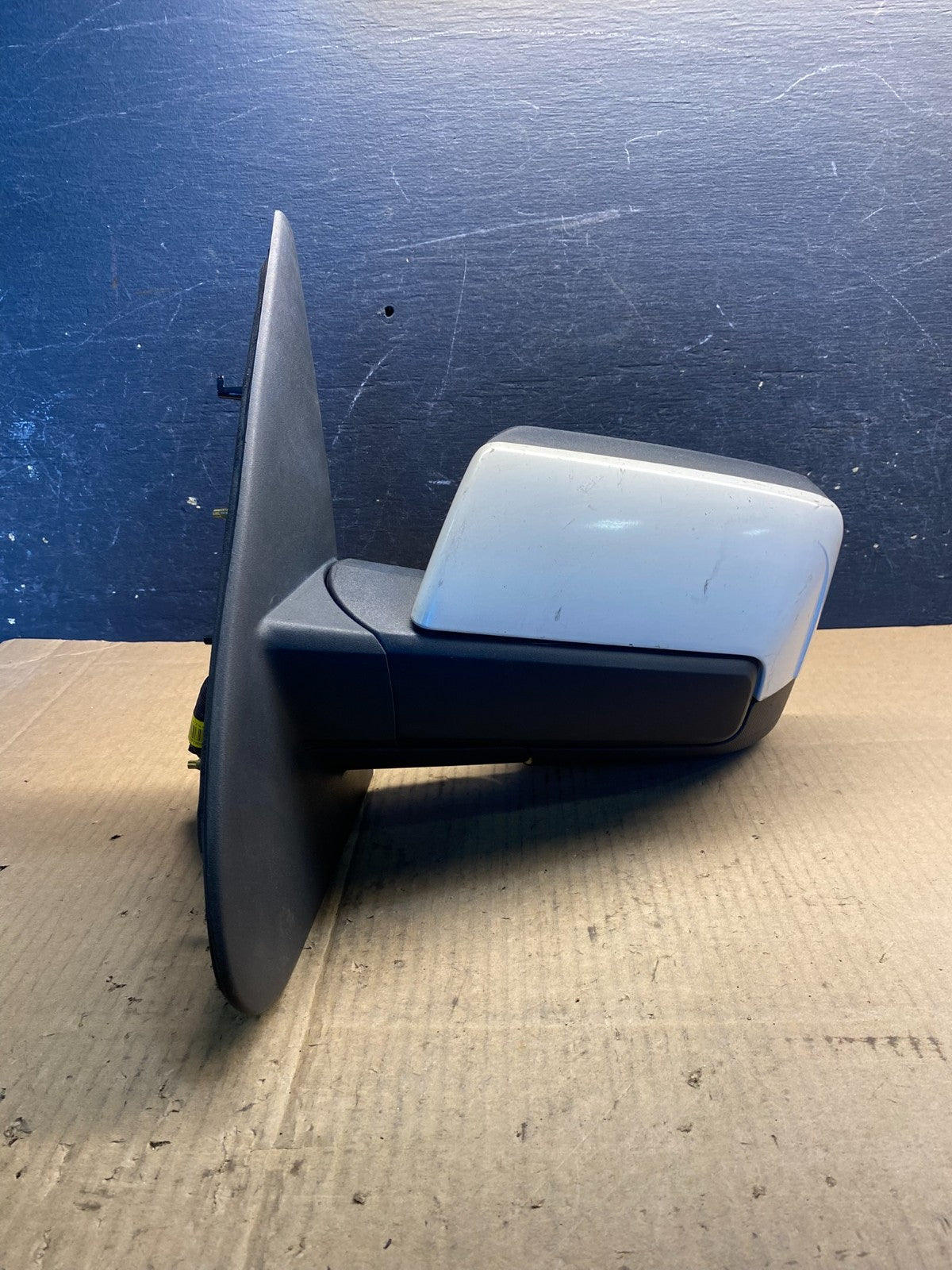 2007-2011 Ford Expedition Left Driver View Door Mirror AA7804 DG0