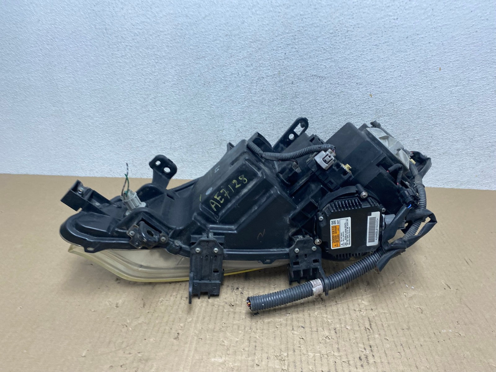 2011 to 2014 Nissan Murano Headlight Right Passenger Rh Xenon Hid AE7128 LK7