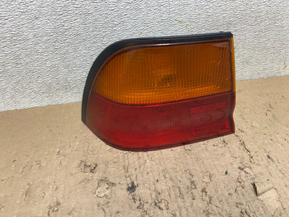 1995 1996 Nissan Maxima Left Driver LH Side Tail light Oem S0114 DW0