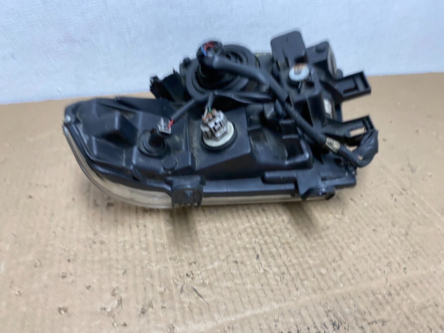2005 to 2007 Nissan Pathfinder Halogen Headlight Right Passenger AC4030 DW4