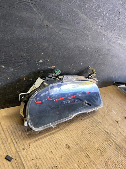 2006 Ford E350 Gauge Speedometer Cluster OEM s8724 DG2