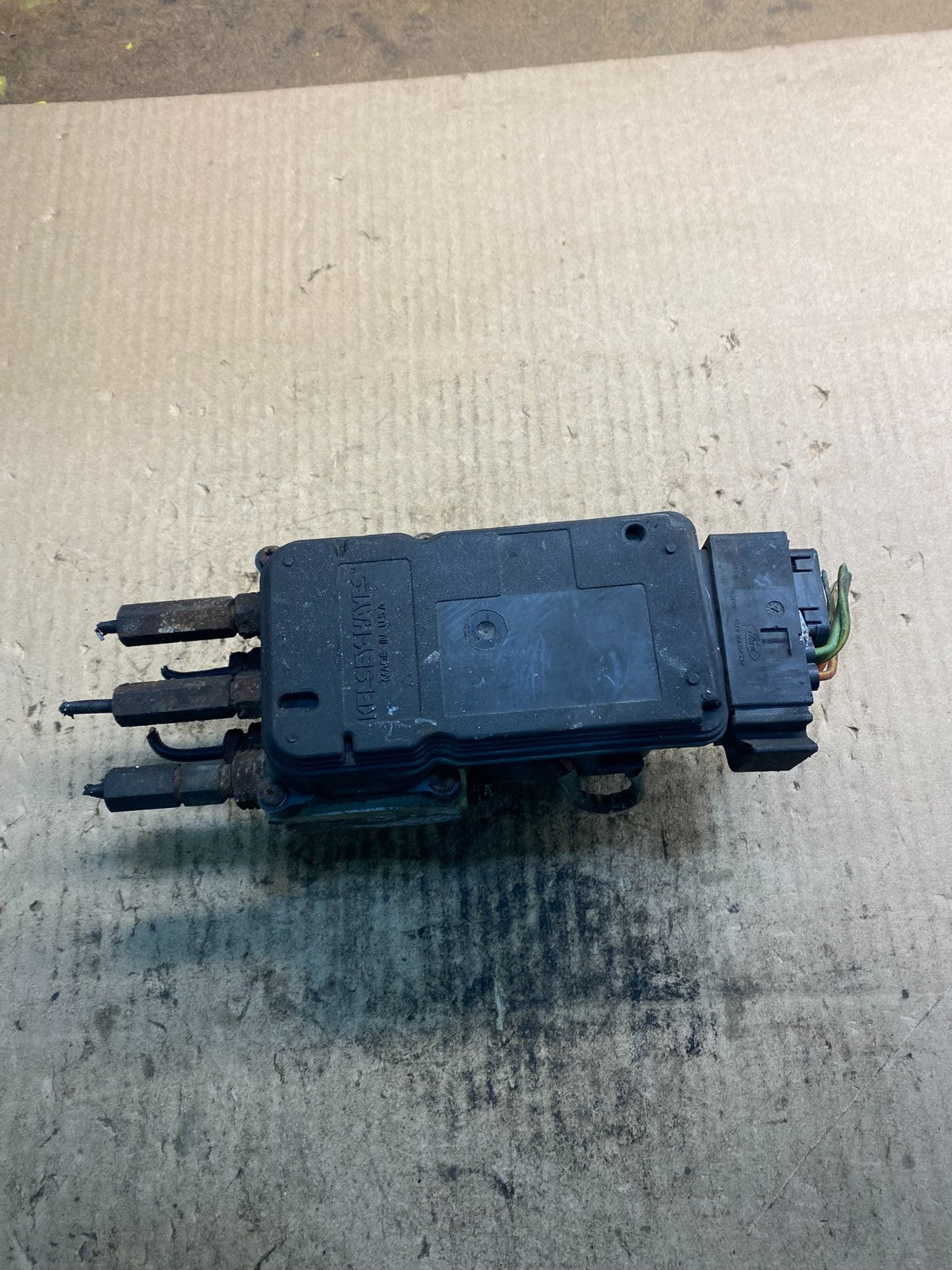 1999 to 2000 Ford F250 F350 SRW ABS Pump Control OEM 2c342c346be z4988 VDG0