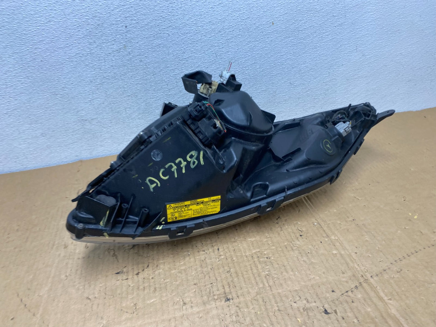 2004 - 2005 Toyota Prius Left Driver LH Side Headlight Xenon Hid AC7781 DW6