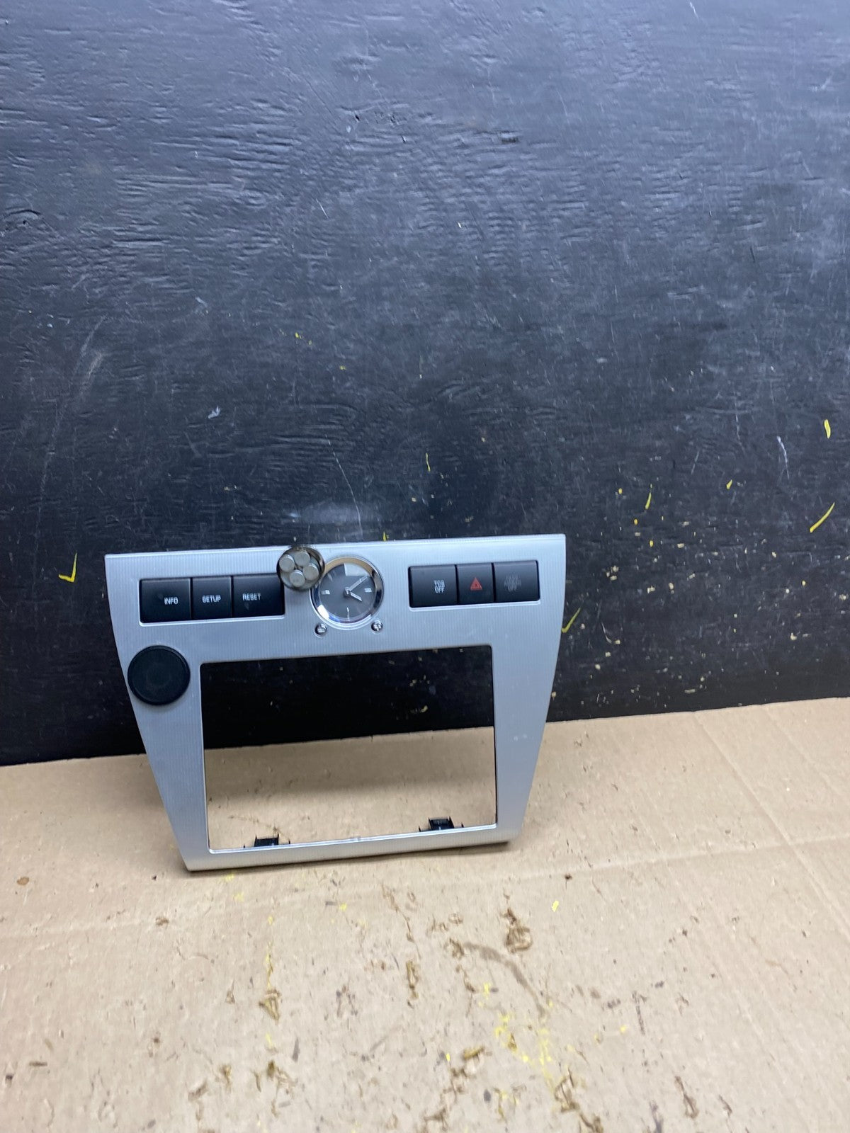 2006 to 2009 Ford Fusion Center Dash Clock Radio Bezel Trim OEM u5330 DG0