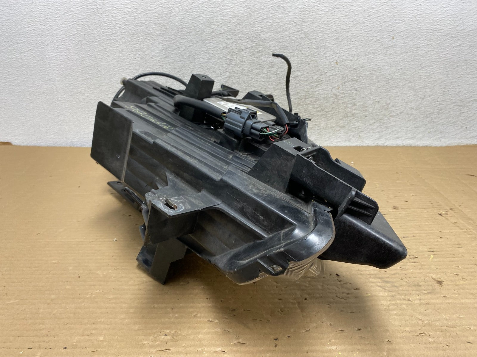 2010 - 2012 Mazda Cx9 Cx-9 Right Passenger RH Headlight Xenon HID AG9056 DW8
