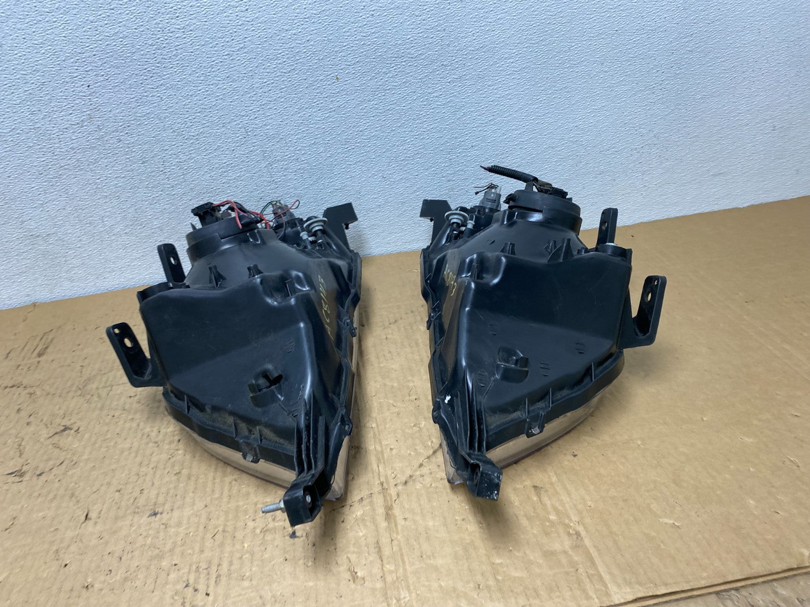 1997 to 2001 Honda CR-V Crv Left+Right Set Chrome Headlights Halogen AC8143 DW10