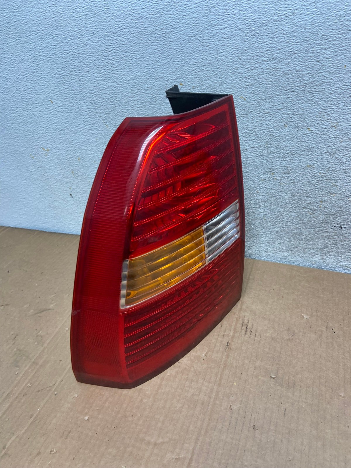 2005 to 2008 Kia Sportage Left Driver Side LH Side Tail Light AI8390 LK2
