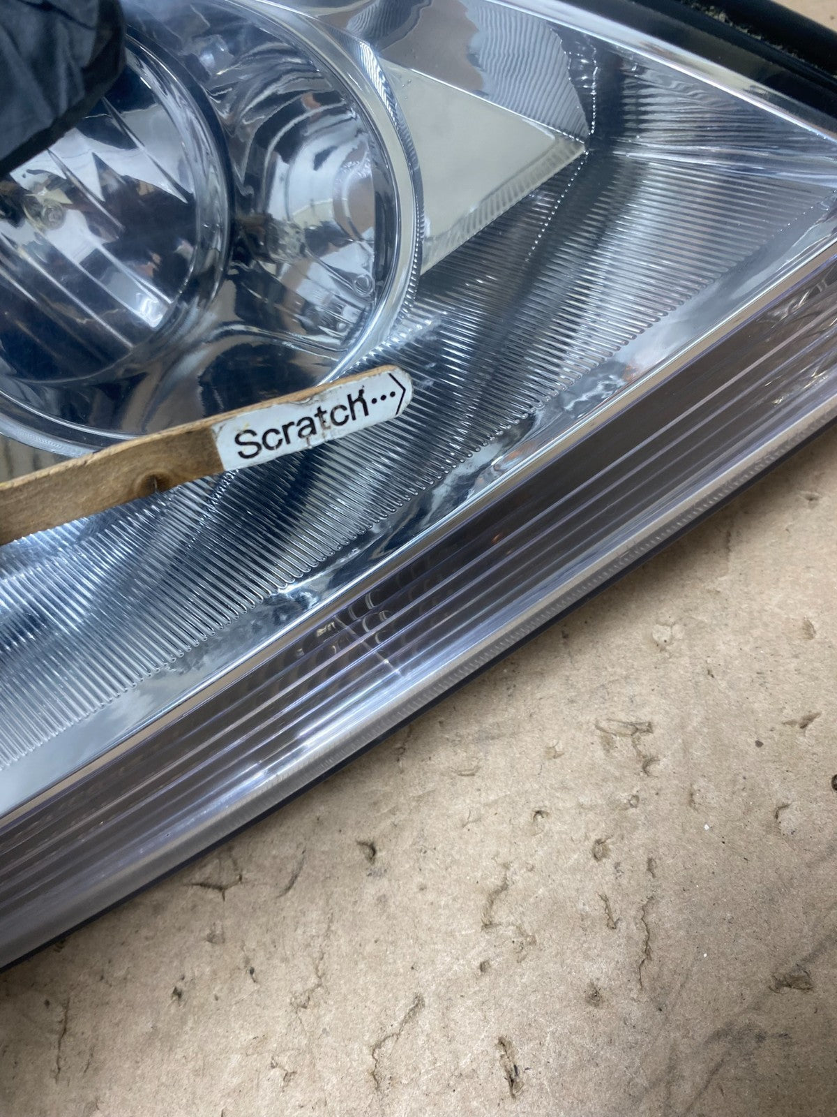 2003 to 2006 Kia Sorento Right Passenger Rh Side Headlight Halogen AG5382 DW3