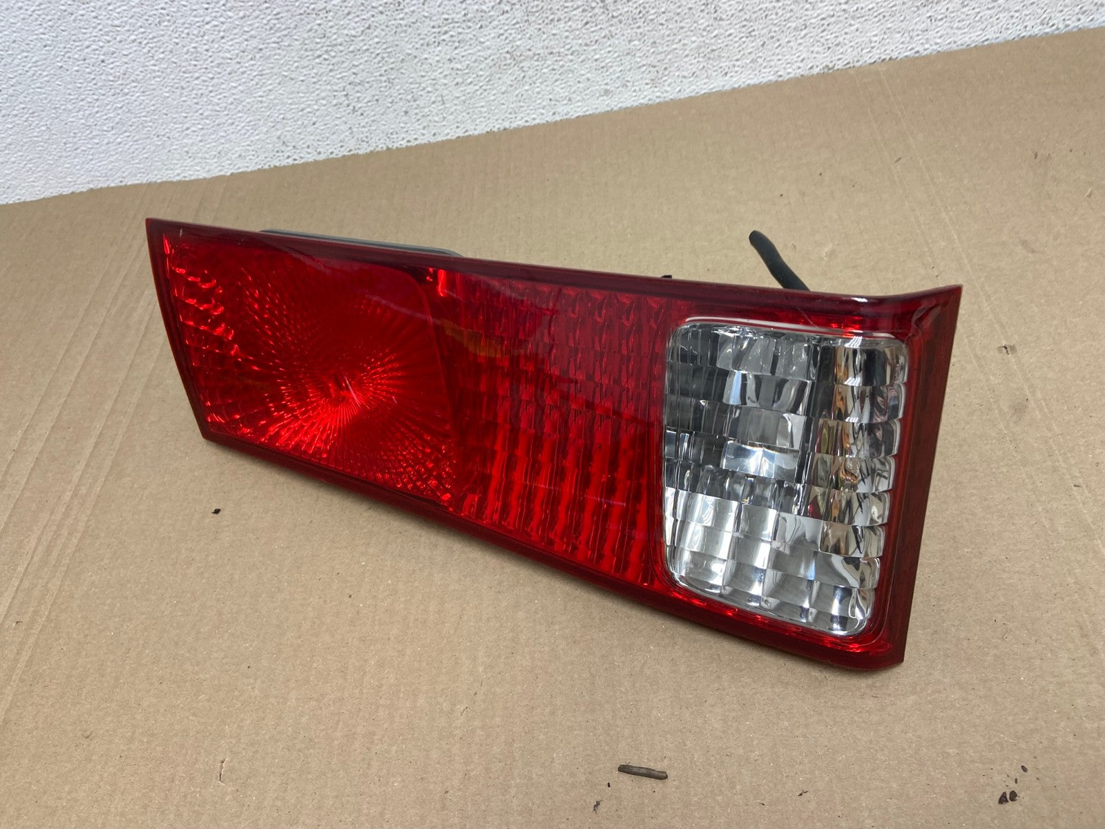 2000-2001 Toyota Camry Tail Light Left Driver LH Side Inner AE9406 LK1