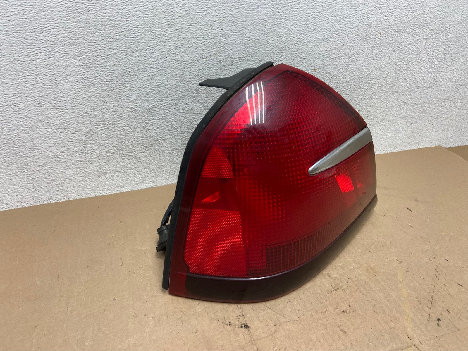 1998 - 2002 Mercury Grand Marquis Left Driver Lh Side Tail Light AE6832 LK2