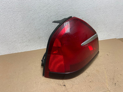 1998 - 2002 Mercury Grand Marquis Left Driver Lh Side Tail Light AE6832 LK2