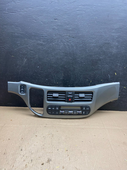 2005 to 2010 Honda Odyssey Radio Climate Control Dash Trim Bezel U4726 DG0
