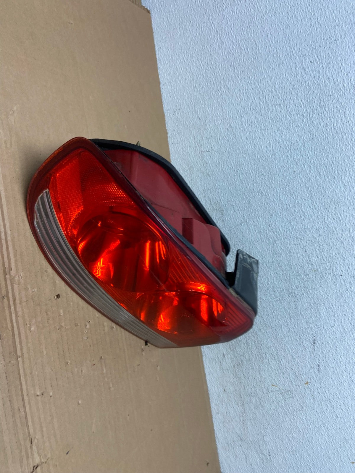 2002 to 2005 Hyundai Sonata Left Driver Lh Side Tail Light AD4186 LK2