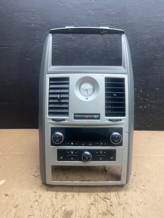 2008-2010 Dodge Grand Caravan Radio Bezel Climate Control Heat Heater T8993 DG0