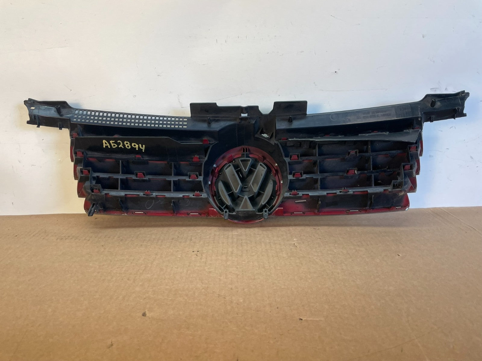 1999-2005 Volkswagen Jetta Front Upper Grille Grill Chrome AG2894 DG3