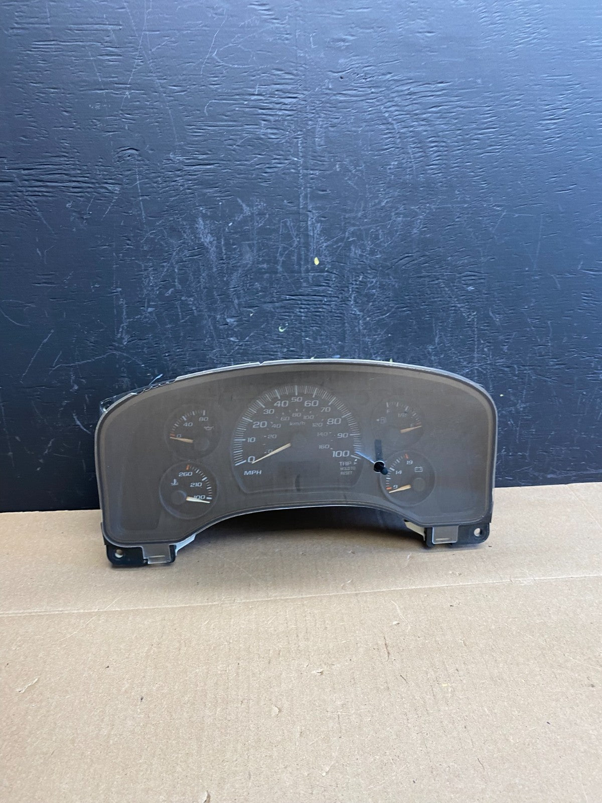 2004 to 2007 Chevrolet Express Speedometer Cluster Gauge AC6200 DG0