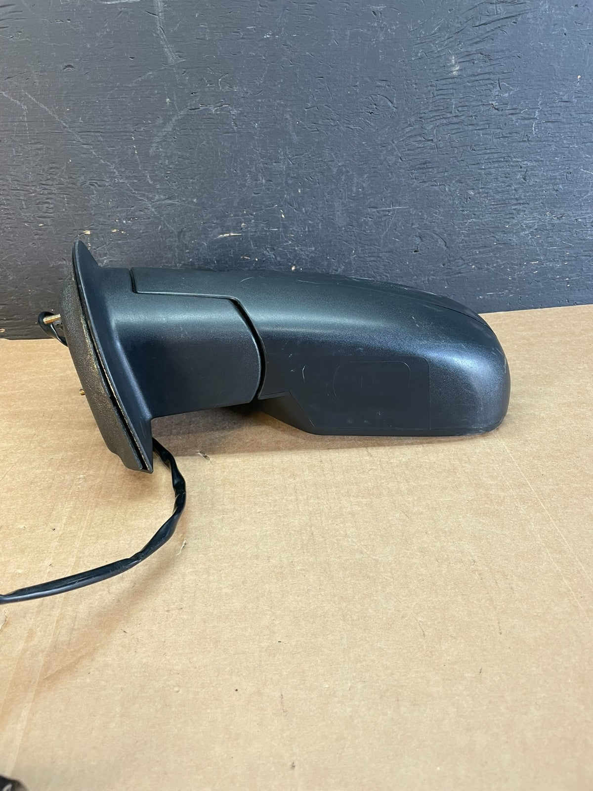 2007 to 2013 Chevrolet Tahoe Silverado Suburban Left Driver Mirror AE8301 DW3