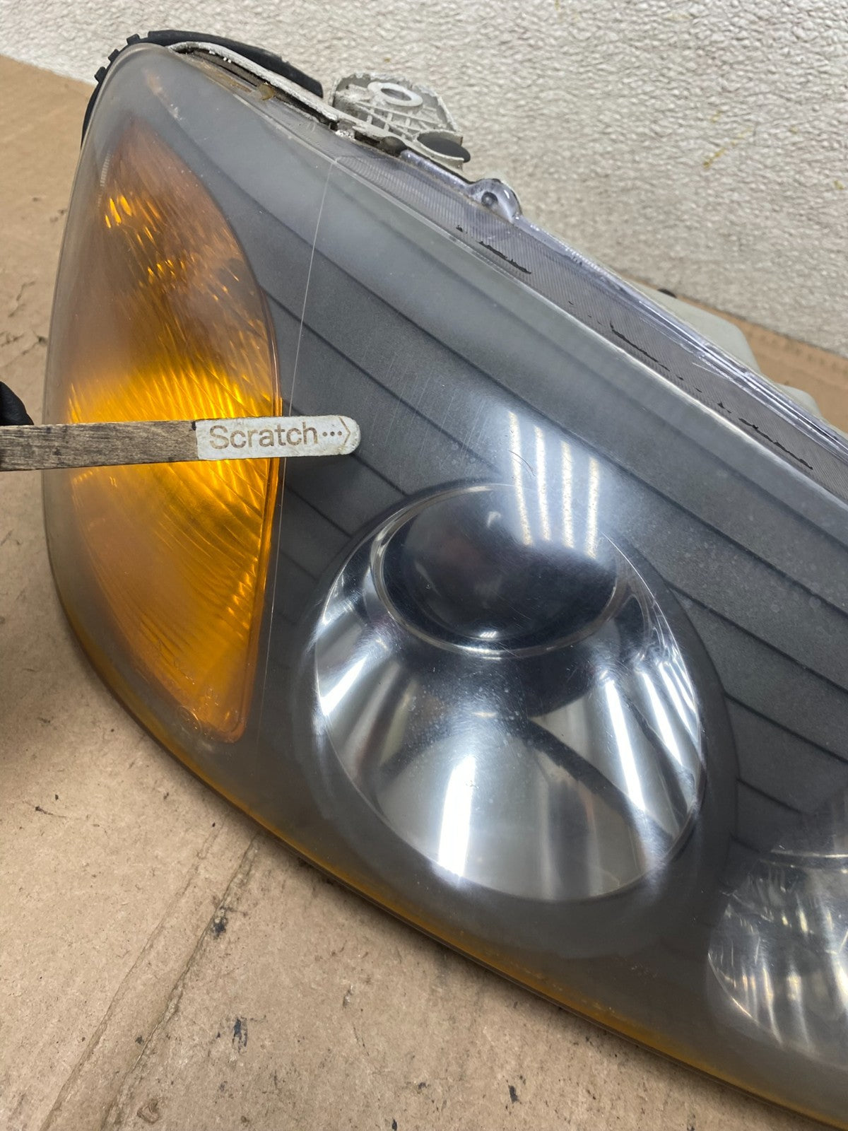 2001 2002 2003 Hyundai XG350 XG Right Passenger Headlight Halogen Oem R7747 DW3
