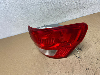 2011-2013 Jeep Grand Cherokee Right Passenger Side Rh Tail Light AG2510 LK1