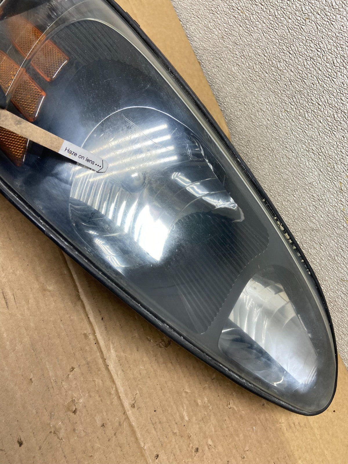 2004 to 2008 Pontiac Grand Prix Right Passenger Black Headlight AB5124 DW4