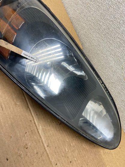 2004 to 2008 Pontiac Grand Prix Right Passenger Black Headlight AB5124 DW4