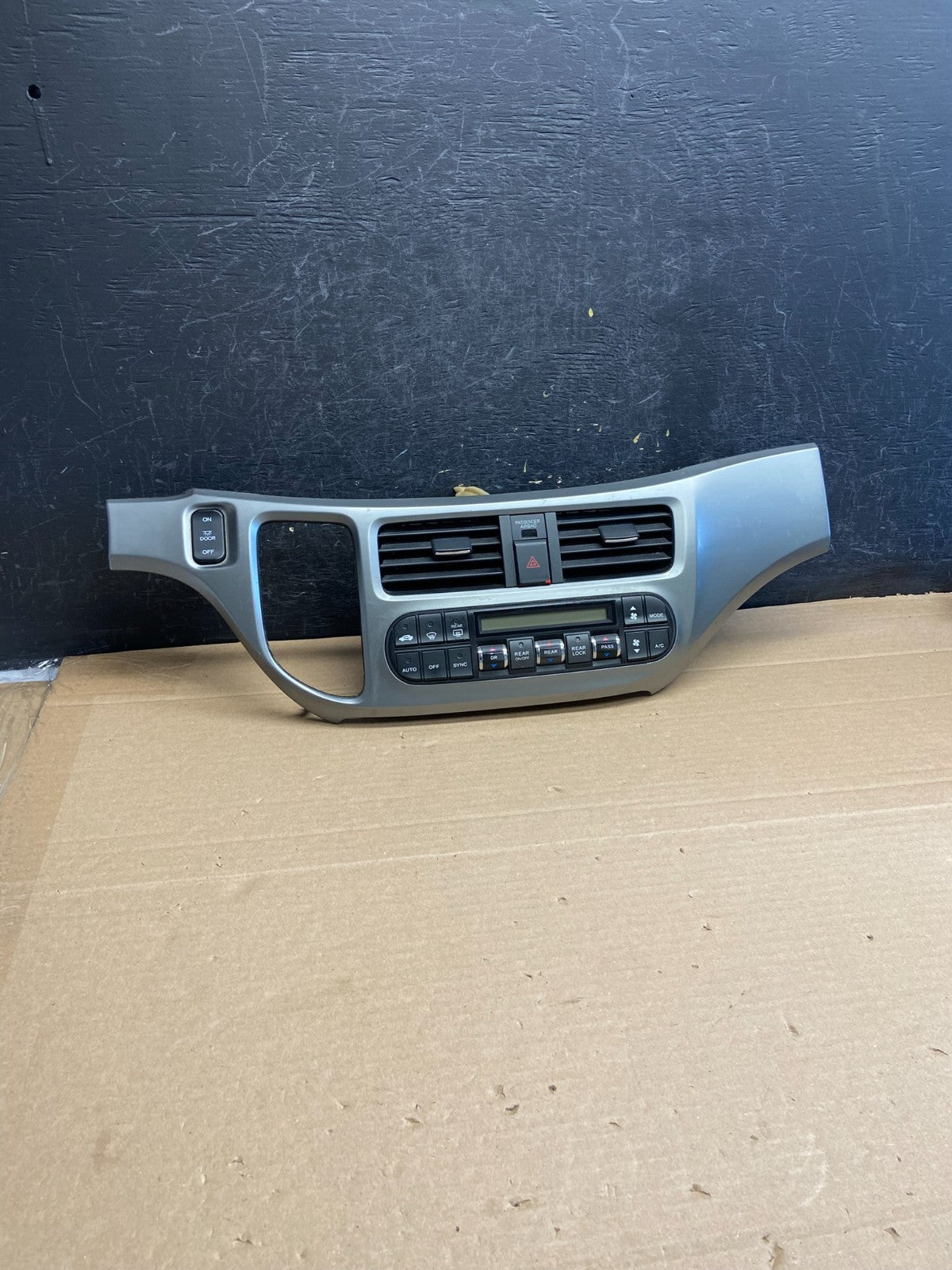 2005 to 2010 Honda Odyssey Radio Climate Control Dash Trim Bezel AG5062 DG0